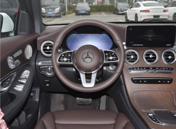 奔驰GLC 2022款 改款 GLC 300 L 4MATIC 豪华型 中控类   驾驶位
