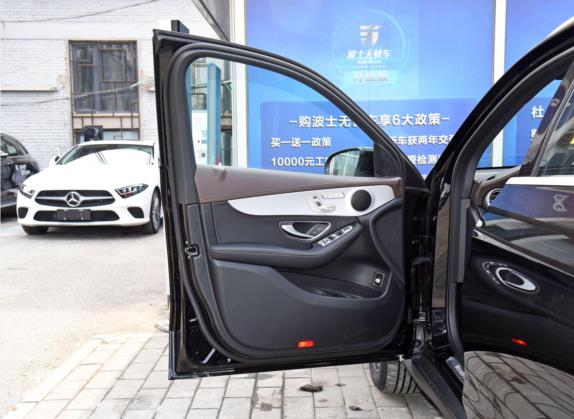 奔驰GLC 2022款 改款二 GLC 260 L 4MATIC 动感型 车厢座椅   前门板