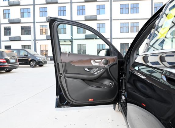 奔驰GLC 2022款 改款 GLC 260 L 4MATIC 豪华型 车厢座椅   前门板