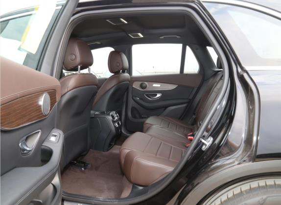 奔驰GLC 2022款 改款二 GLC 260 L 4MATIC 豪华型 车厢座椅   后排空间