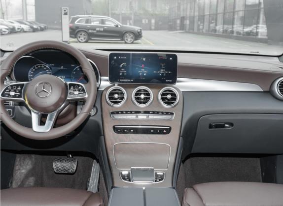 奔驰GLC 2022款 GLC 300 L 4MATIC 动感型臻藏版 中控类   中控台