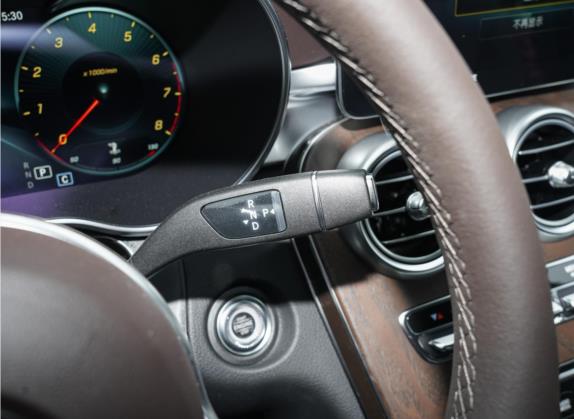 奔驰GLC 2022款 GLC 300 L 4MATIC 动感型臻藏版 中控类   挡把