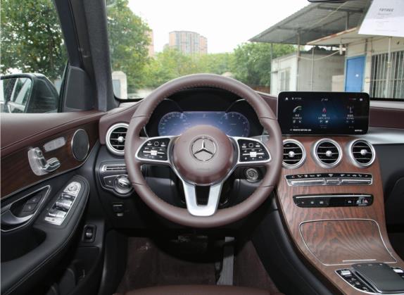 奔驰GLC 2022款 改款 GLC 300 L 4MATIC 动感型臻藏版 中控类   驾驶位