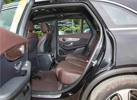 奔驰GLC 2022款 改款 GLC 300 L 4MATIC 动感型臻藏版 车厢座椅   后排空间