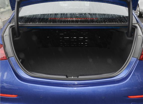奔驰C级新能源 2023款 C 350 eL 车厢座椅   后备厢
