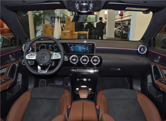 奔驰A级 2019款 A 200 L 运动轿车 中控类   中控全图