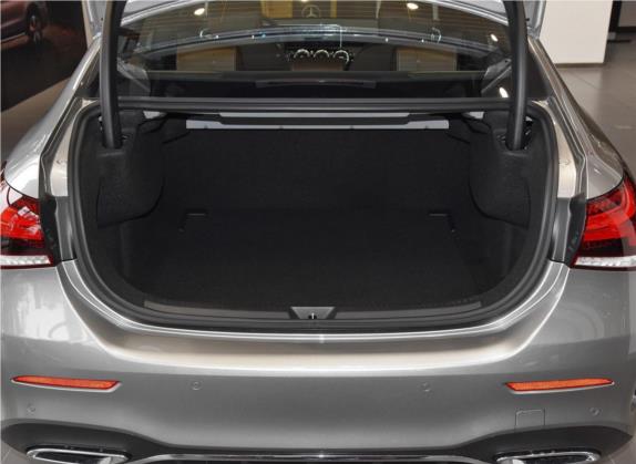 奔驰A级 2019款 A 200 L 运动轿车 车厢座椅   后备厢