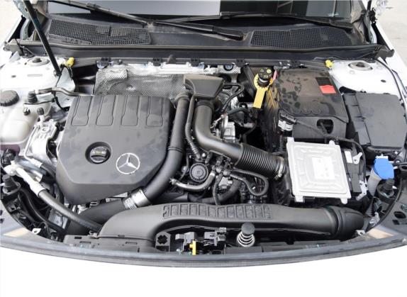 奔驰A级 2019款 A 200 L 运动轿车先行特别版 其他细节类   发动机舱