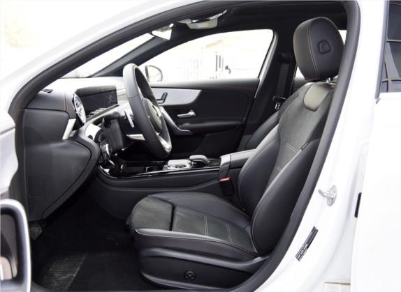 奔驰A级 2019款 A 200 L 运动轿车先行特别版 车厢座椅   前排空间