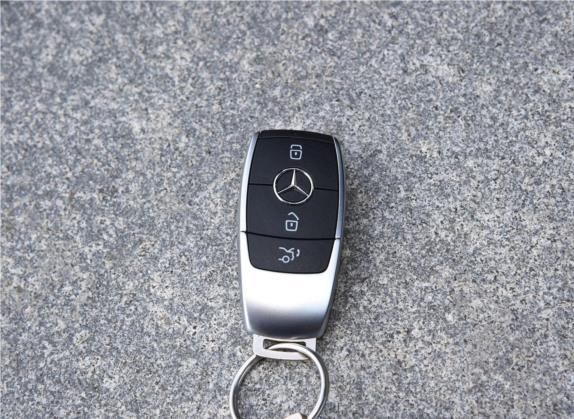 奔驰A级 2019款 A 220 L 4MATIC 运动轿车 其他细节类   钥匙