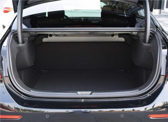 奔驰A级 2019款 A 220 L 4MATIC 运动轿车 车厢座椅   后备厢