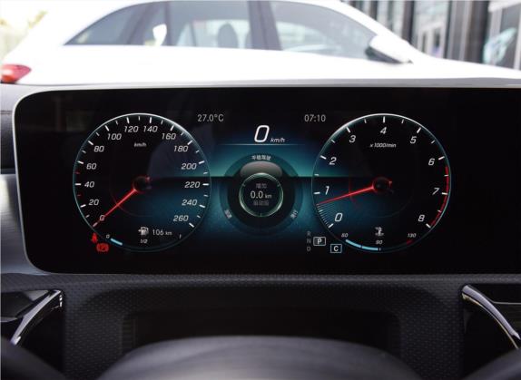 奔驰A级 2019款 A 220 L 4MATIC 运动轿车 中控类   仪表盘