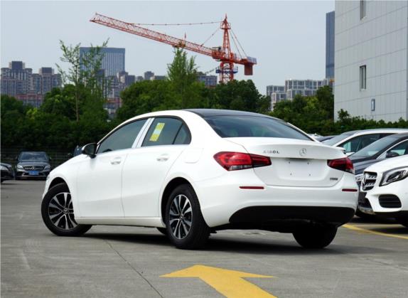 奔驰A级 2019款 改款 A 180 L 外观   斜后