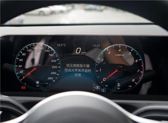 奔驰A级 2019款 改款 A 200 L 中控类   仪表盘