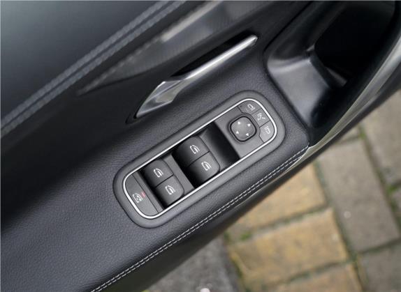 奔驰A级 2019款 改款 A 200 L 车厢座椅   门窗控制