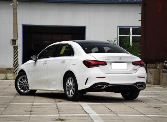 奔驰A级 2019款 改款 A 200 L 运动轿车 外观   斜后