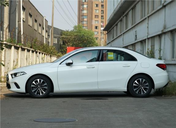 奔驰A级 2020款 A 180 L 外观   正侧