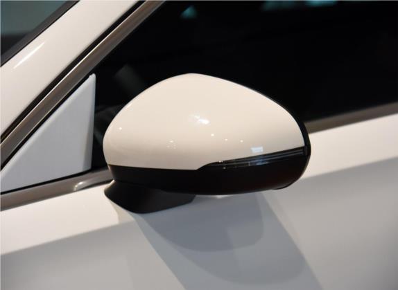 奔驰A级 2020款 A 180 L 运动轿车 外观细节类   外后视镜