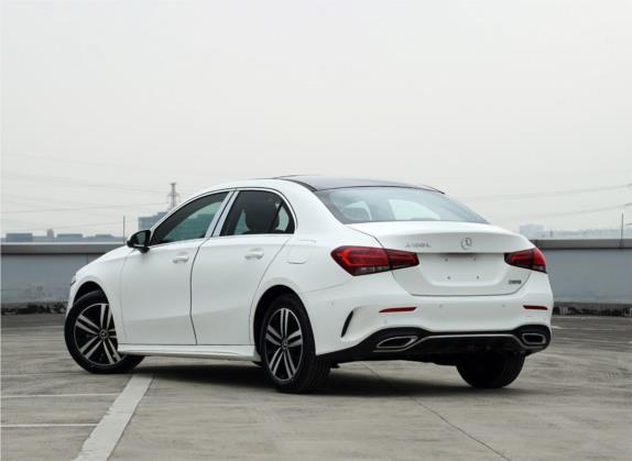 奔驰A级 2020款 A 180 L 运动轿车 外观   斜后