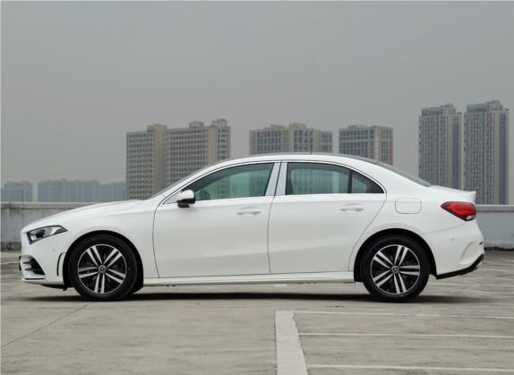 奔驰A级 2020款 A 180 L 运动轿车 外观   正侧
