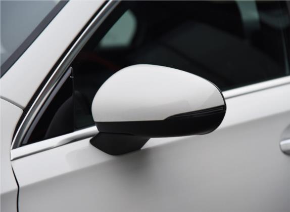 奔驰A级 2020款 A 200 L 运动轿车 外观细节类   外后视镜