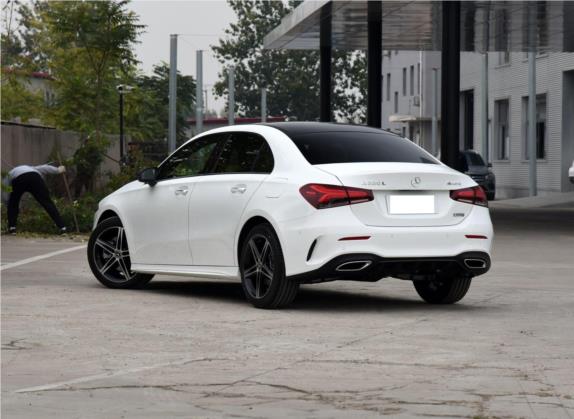 奔驰A级 2020款 A 220 L 4MATIC 运动轿车 外观   斜后