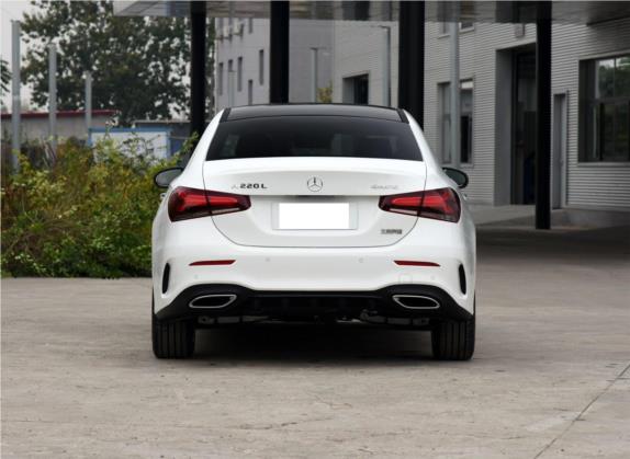奔驰A级 2020款 A 220 L 4MATIC 运动轿车 外观   正后