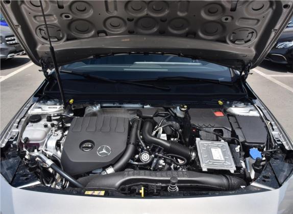 奔驰A级 2020款 改款 A 200 L 运动轿车动感型 其他细节类   发动机舱