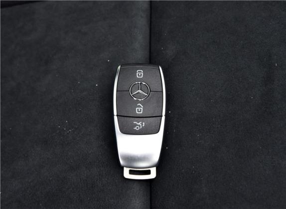 奔驰A级 2020款 改款 A 220 L 4MATIC 运动轿车 其他细节类   钥匙