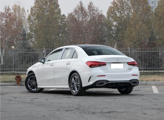 奔驰A级 2021款 A 180 L 运动轿车 外观   斜后