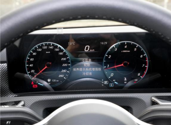 奔驰A级 2021款 A 180 L 运动轿车 中控类   仪表盘
