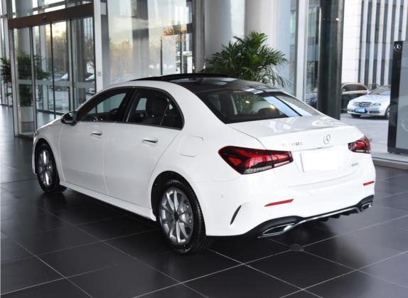 奔驰A级 2022款 A 200 L 运动轿车动感型 外观   斜后