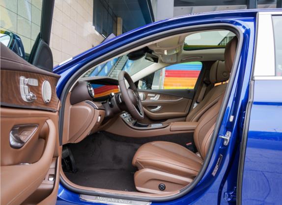 奔驰E级新能源 2021款 E 350 e L 插电式混合动力轿车 车厢座椅   前排空间