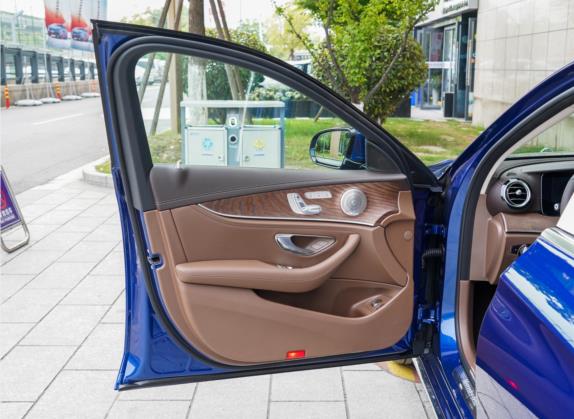 奔驰E级新能源 2021款 E 350 e L 插电式混合动力轿车 车厢座椅   前门板