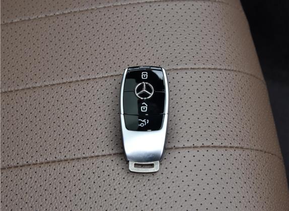 奔驰E级新能源 2022款 改款 E 350 e L 插电式混合动力轿车 其他细节类   钥匙