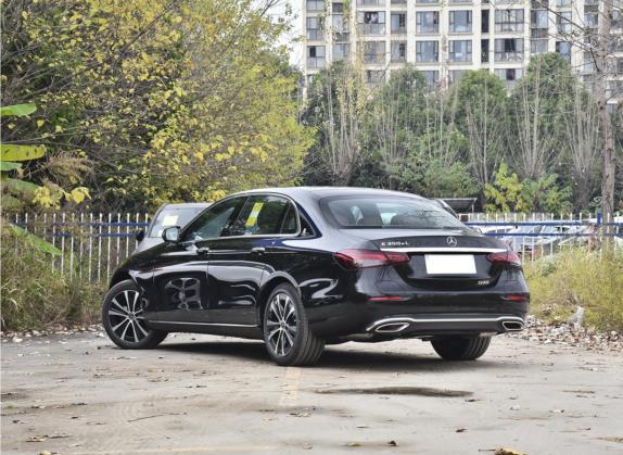 奔驰E级新能源 2022款 改款 E 350 e L 插电式混合动力轿车 外观   斜后
