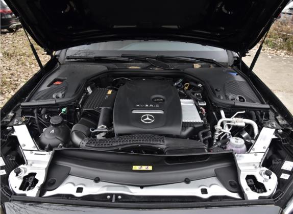 奔驰E级新能源 2022款 改款 E 350 e L 插电式混合动力运动轿车 其他细节类   发动机舱