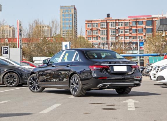 奔驰E级新能源 2022款 改款二 E 350 e L 插电式混合动力轿车 外观   斜后