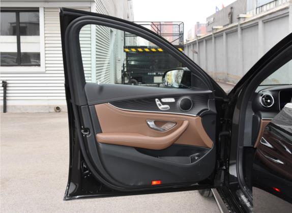 奔驰E级新能源 2022款 改款二 E 350 e L 插电式混合动力运动轿车 车厢座椅   前门板
