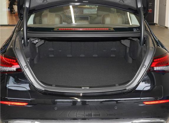 奔驰E级新能源 2022款 改款三 E 350 e L 插电式混合动力轿车 车厢座椅   后备厢