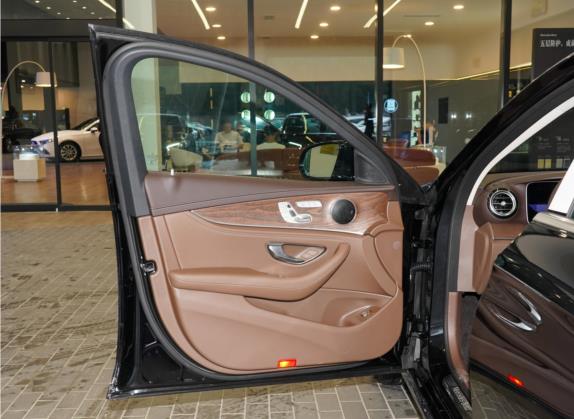 奔驰E级新能源 2022款 改款三 E 350 e L 插电式混合动力轿车 车厢座椅   前门板