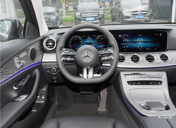 奔驰E级新能源 2022款 改款三 E 350 e L 插电式混合动力运动轿车 中控类   驾驶位