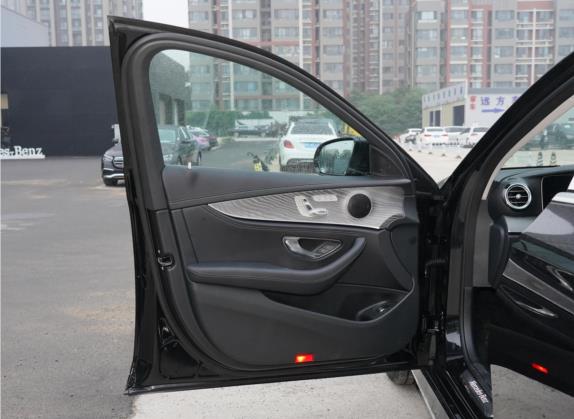 奔驰E级新能源 2022款 改款三 E 350 e L 插电式混合动力运动轿车 车厢座椅   前门板