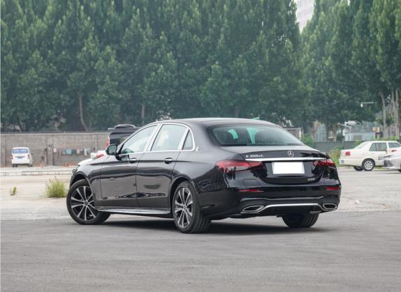 奔驰E级新能源 2022款 改款三 E 350 e L 插电式混合动力运动轿车 外观   斜后
