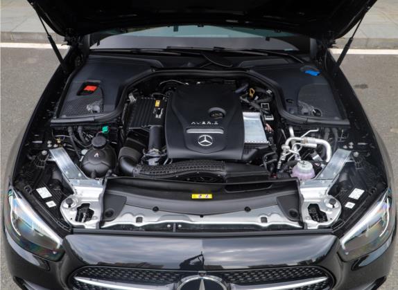 奔驰E级新能源 2023款 E 350 e L 插电式混合动力运动轿车 其他细节类   发动机舱