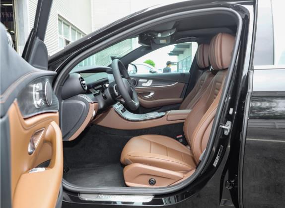奔驰E级新能源 2023款 E 350 e L 插电式混合动力运动轿车 车厢座椅   前排空间