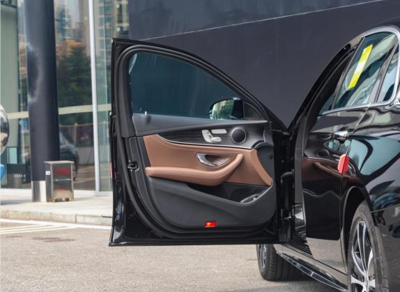 奔驰E级新能源 2023款 E 350 e L 插电式混合动力运动轿车 车厢座椅   前门板