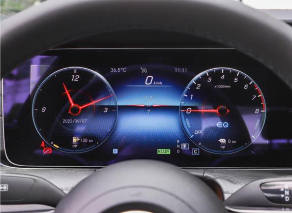奔驰E级新能源 2023款 E 350 e L 插电式混合动力运动轿车 中控类   仪表盘