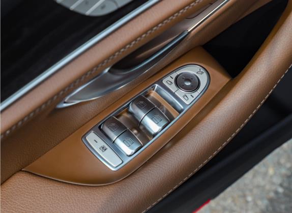 奔驰E级新能源 2023款 E 350 e L 插电式混合动力运动轿车 车厢座椅   门窗控制