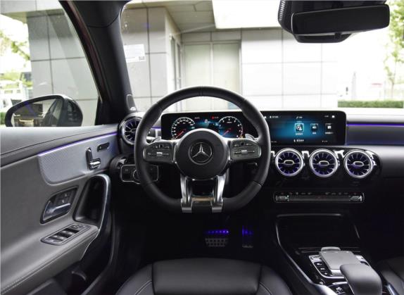 奔驰A级AMG 2019款 AMG A 35 L 4MATIC 中控类   驾驶位